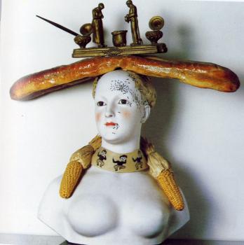 Salvador Dali : Retrospective Bust of a Woman